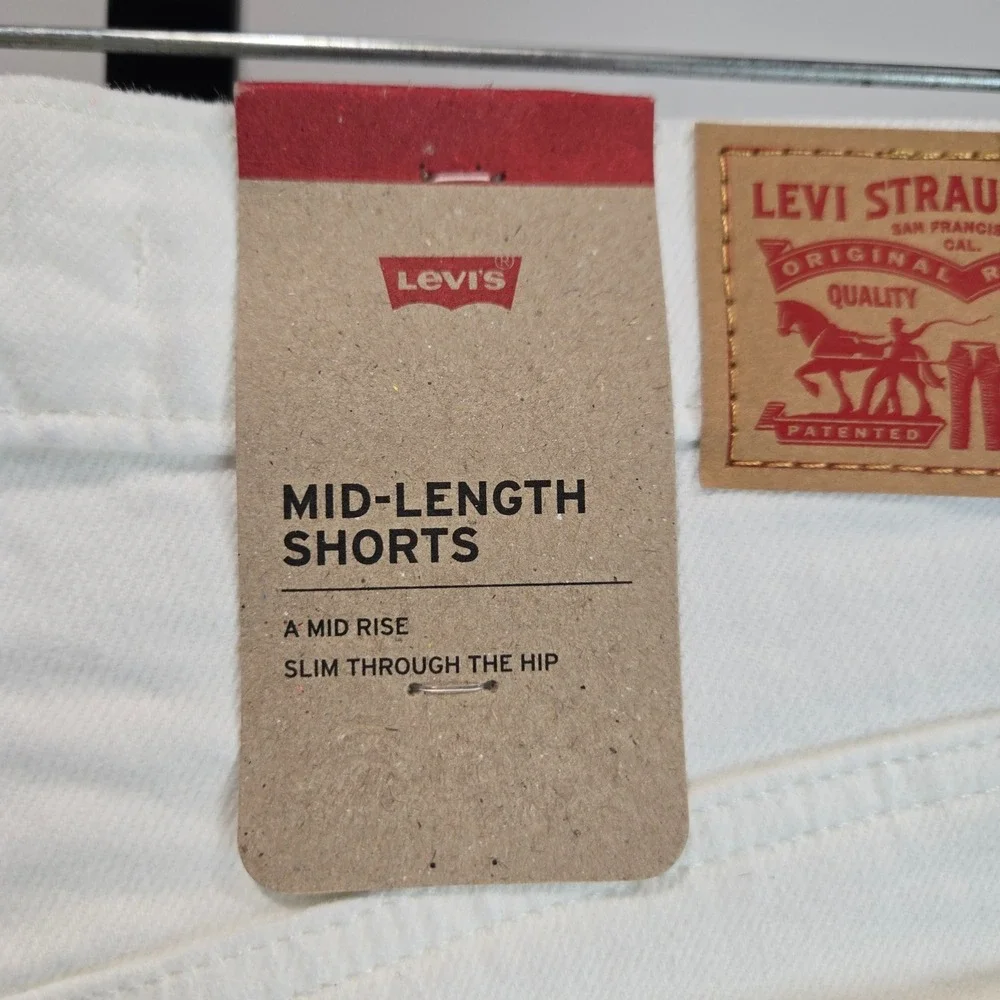 Levis Womens Mid-Length Shorts White Denim Mid Rise Slim Fit Size 28 NWT Summer - Picture 4 of 6